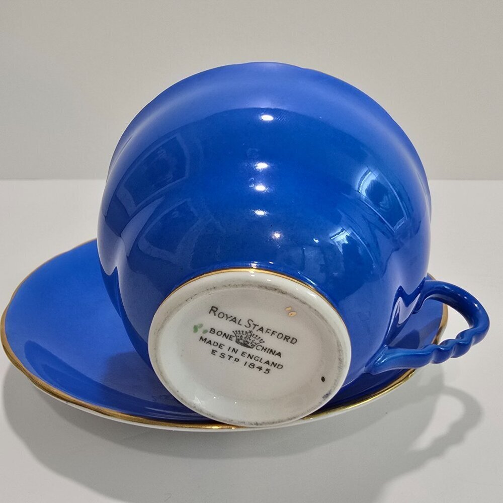 Royal Stafford - Vintage Tea Cup & Saucer Set from Upper Canada Village - Picture 7 of 9